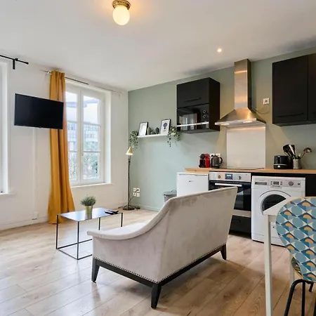Equipe, Proche Gares Apartment
